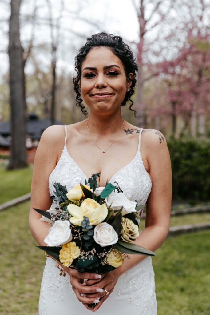 Gorgeous bride and her white and yellow Sola Wood Bouquet.