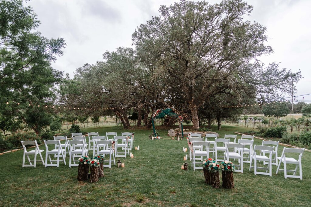 Oak-Valley-Vineyards- San Antonio Intimate Wedding Location TX-Microwedding Ceremony Set up_www.ezelopements.com