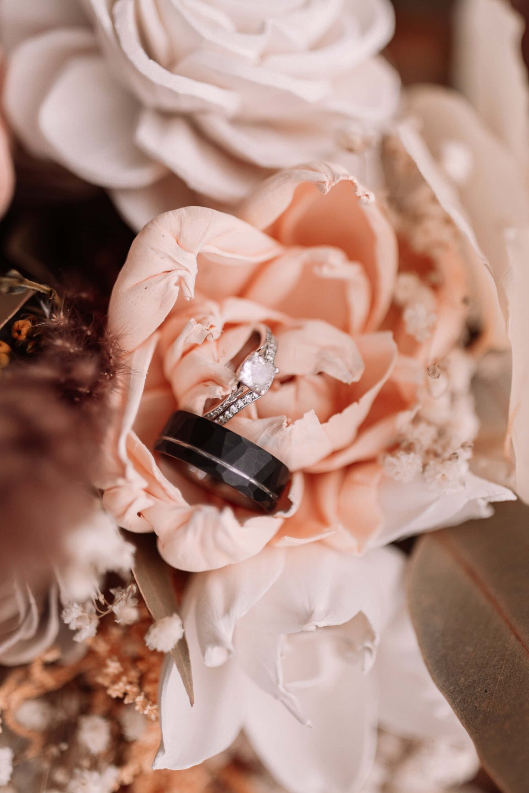 A closeup of a bohemian Sola Wood flower bouquet.